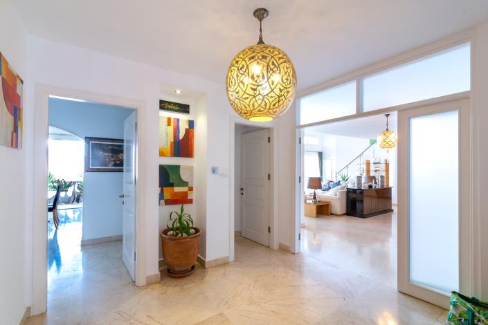 Image No.12-9 Bed Villa for sale