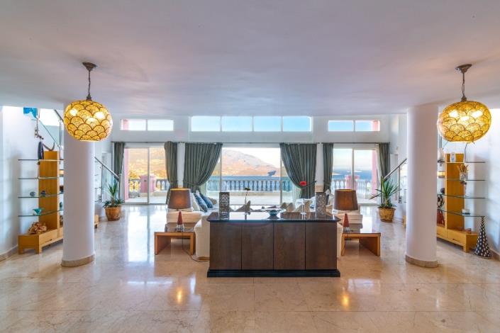 Image No.20-9 Bed Villa for sale