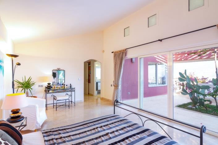 Image No.29-9 Bed Villa for sale