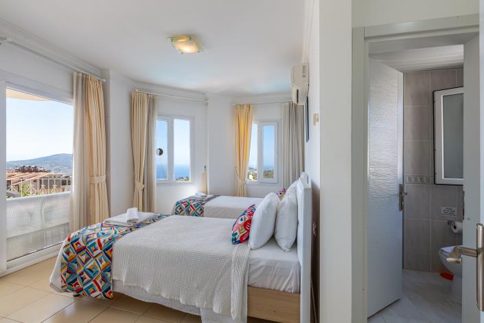 Image No.20-3 Bed Villa for sale