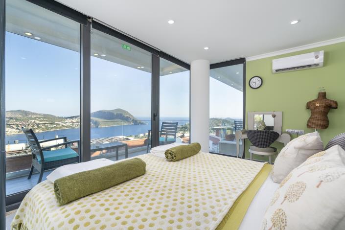 Image No.16-8 Bed Villa for sale