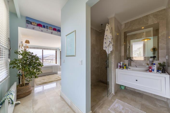 Image No.13-3 Bed Apartment for sale