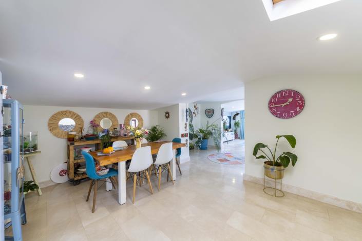 Image No.21-3 Bed Apartment for sale