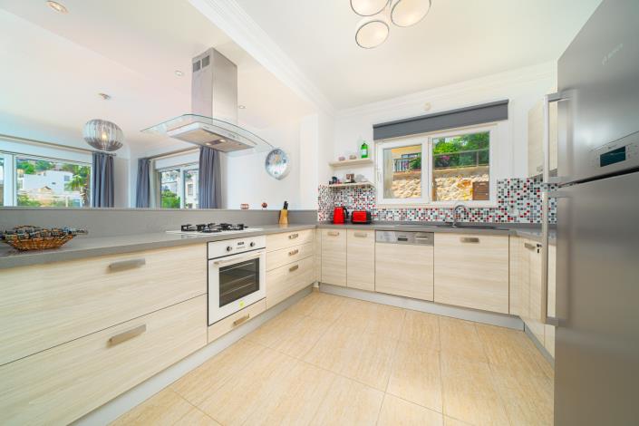 Image No.20-5 Bed Villa for sale