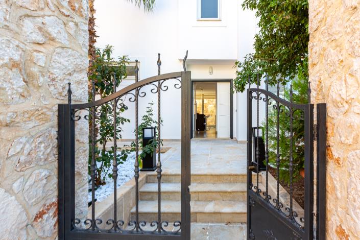 Image No.5-6 Bed Villa for sale