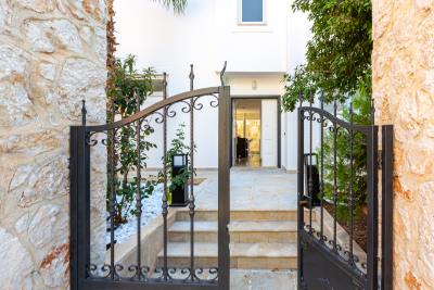 villa_cina_need_company-4