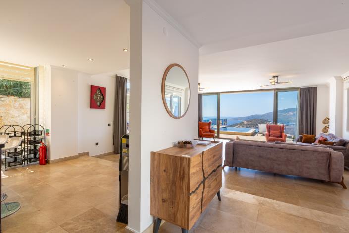 Image No.8-6 Bed Villa for sale