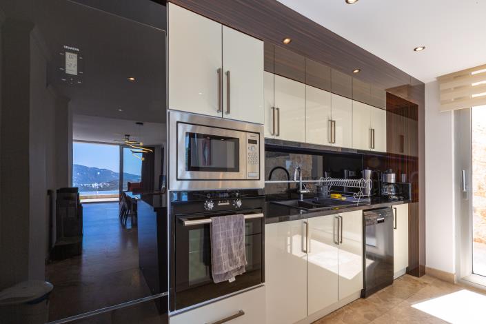 Image No.9-6 Bed Villa for sale