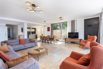 villa_cina_need_company-21