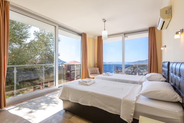 Image No.17-6 Bed Villa for sale