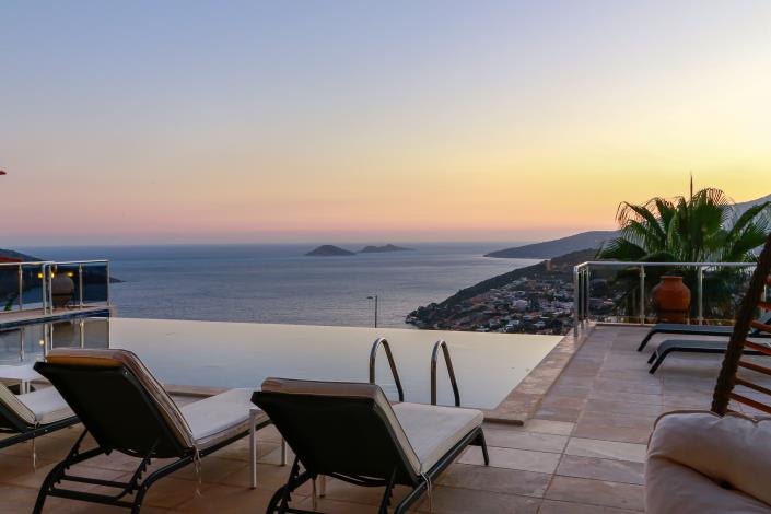 Image No.1-6 Bed Villa for sale