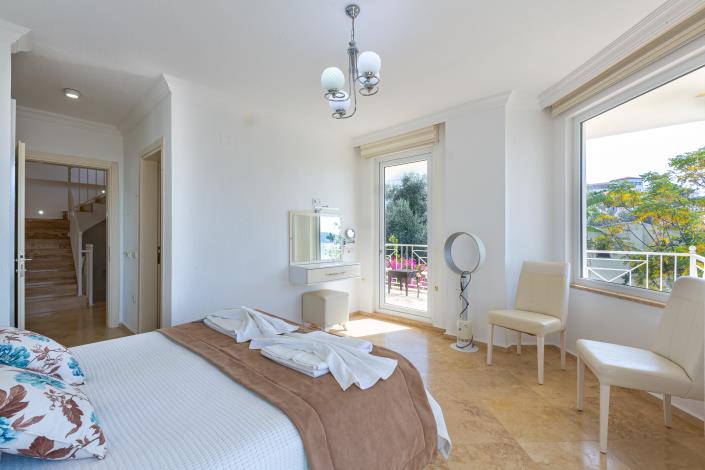 Image No.15-3 Bed Villa for sale