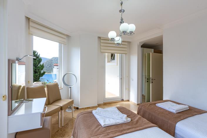 Image No.19-3 Bed Villa for sale