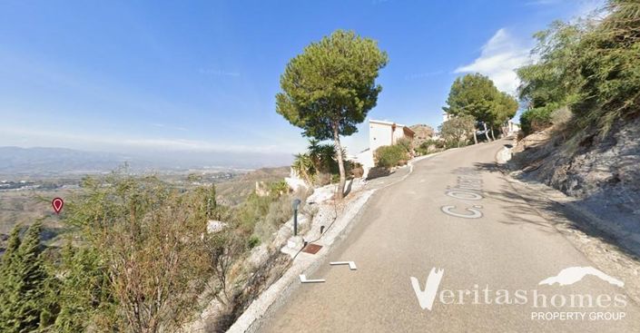 Image No.8-3 Bed Land for sale