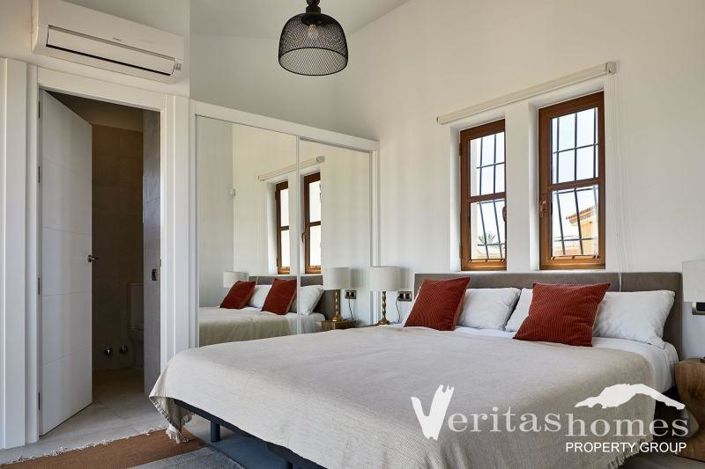 Image No.4-3 Bed Villa for sale