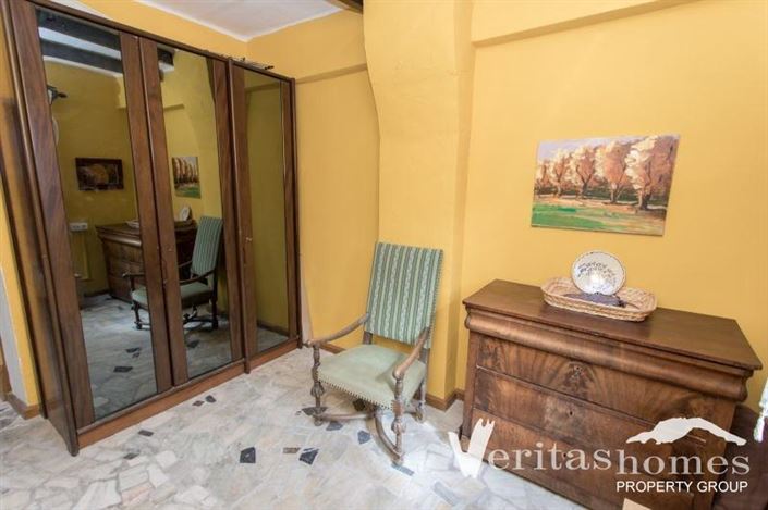 Image No.21-2 Bed Commercial for sale