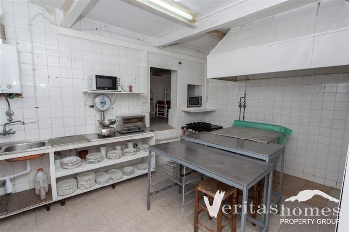 Image No.6-2 Bed Commercial for sale