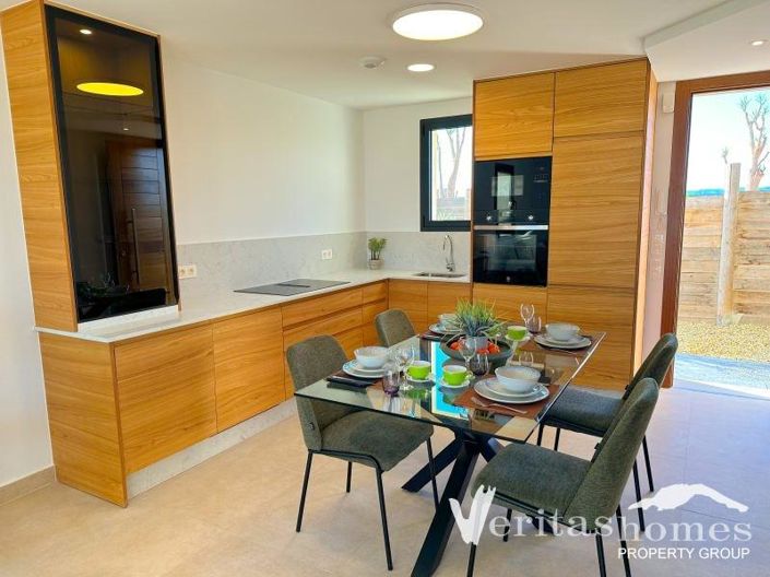 Image No.4-2 Bed Townhouse for sale