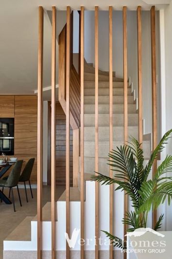 Image No.11-2 Bed Townhouse for sale