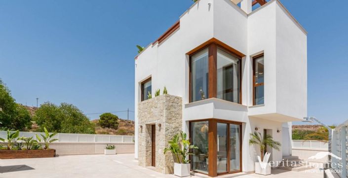 Image No.2-3 Bed Villa for sale