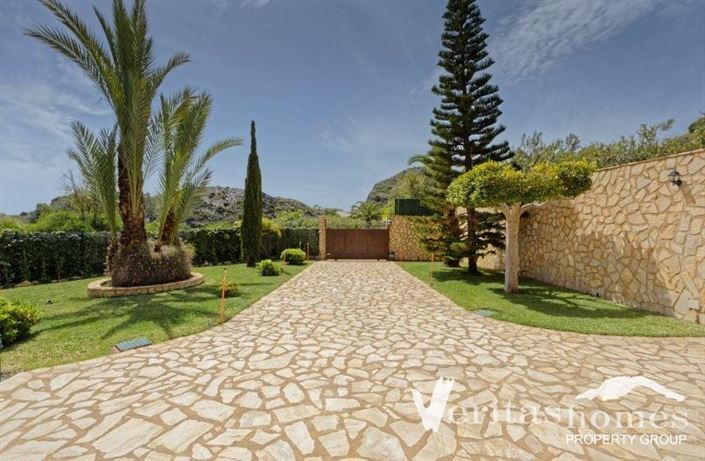 Image No.4-5 Bed Villa for sale