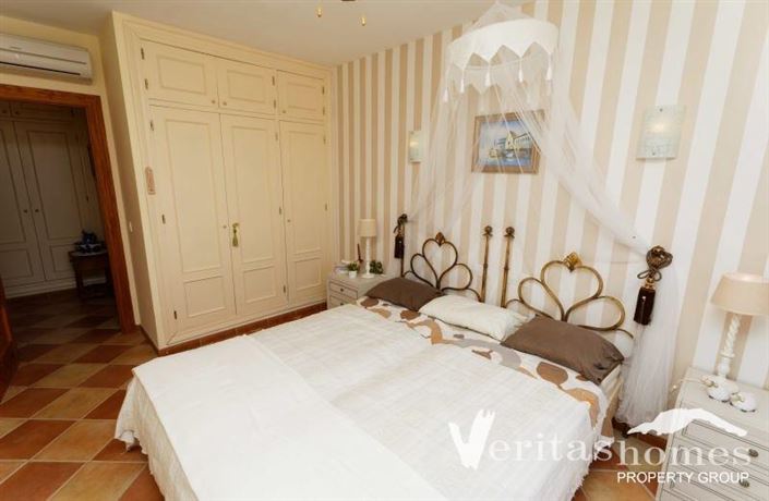 Image No.10-5 Bed Villa for sale