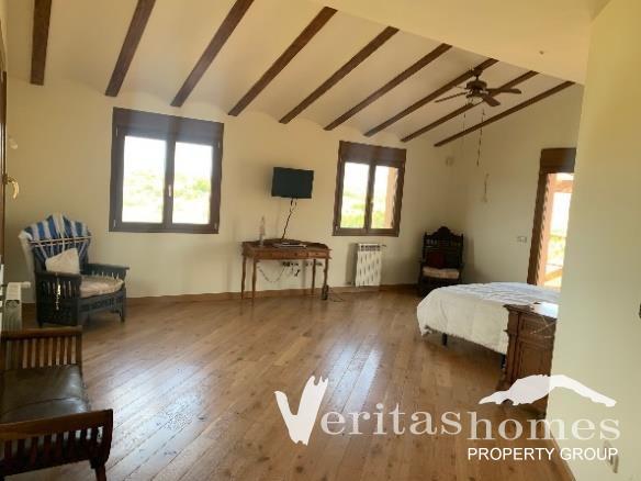 Image No.11-5 Bed Villa for sale