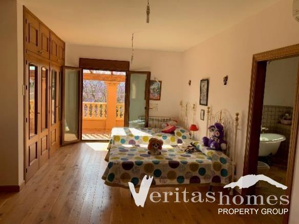 Image No.16-5 Bed Villa for sale