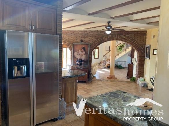 Image No.6-5 Bed Villa for sale