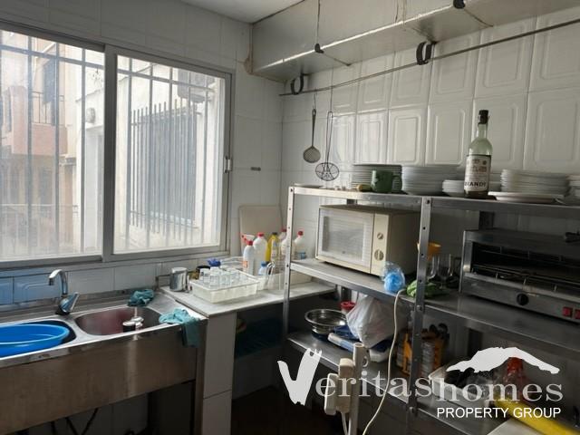 Image No.17-9 Bed Commercial for sale