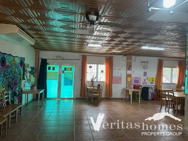 Image No.9-9 Bed Commercial for sale