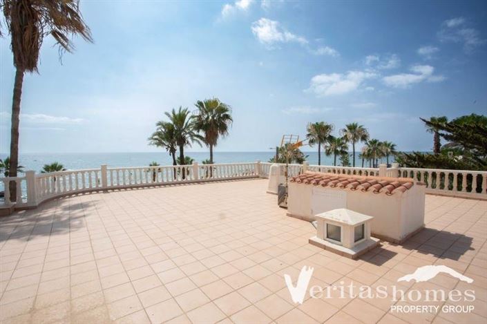 Image No.2-4 Bed Villa for sale