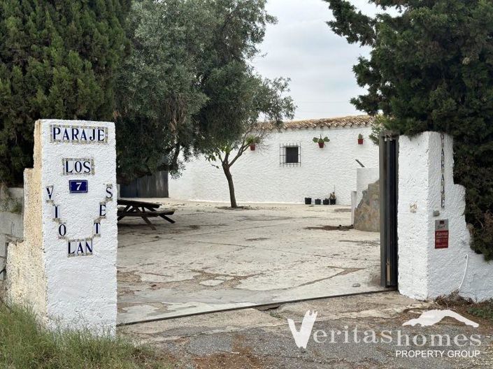 Image No.1-6 Bed Country House for sale