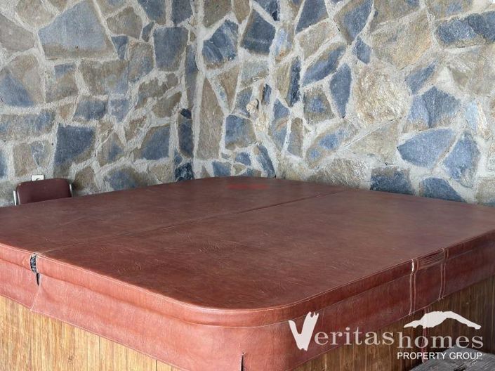 Image No.9-6 Bed Country House for sale