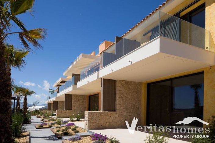 Image No.1-2 Bed Townhouse for sale