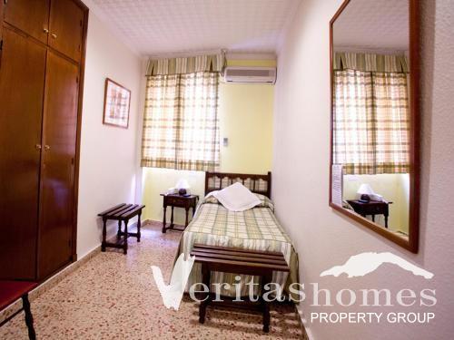 Image No.20-26 Bed Commercial for sale