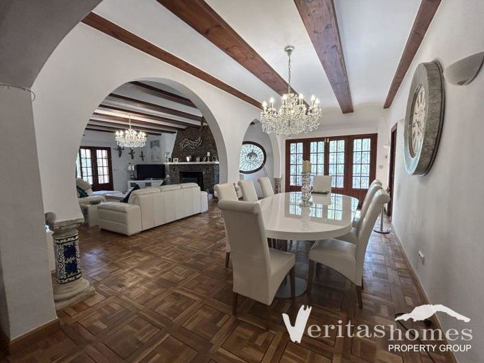 Image No.11-5 Bed Villa for sale