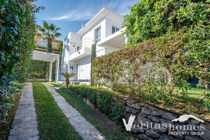 Image No.3-3 Bed Villa for sale