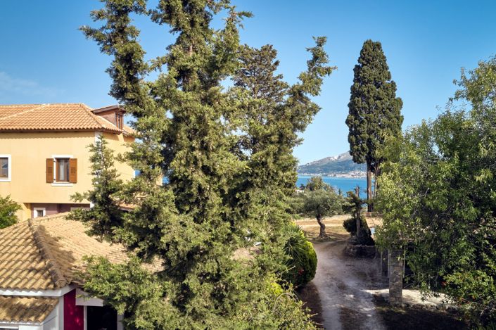 Image No.17-10 Bed Village House for sale