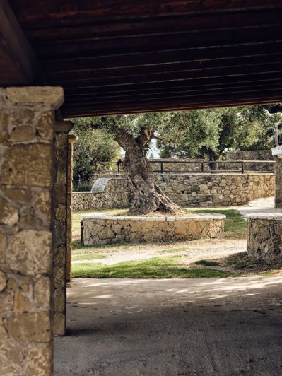 Image No.18-10 Bed Village House for sale