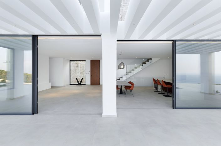 Image No.2-5 Bed Villa for sale