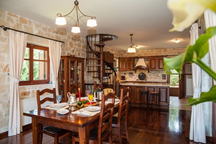 Image No.10-5 Bed Villa for sale