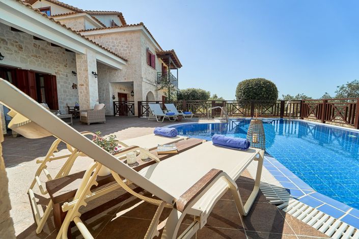 Image No.2-5 Bed Villa for sale