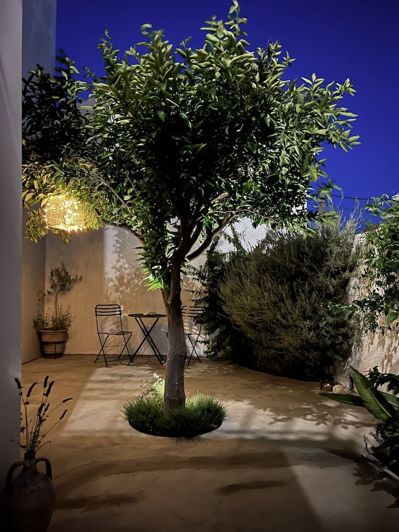 Image No.19-14 Bed Townhouse for sale