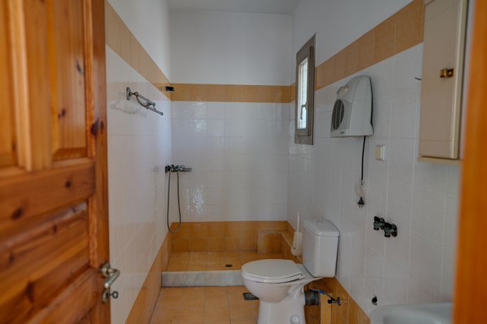 Image No.15-2 Bed Village House for sale