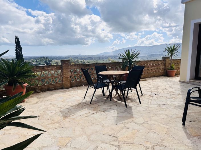 Image No.25-5 Bed Villa for sale