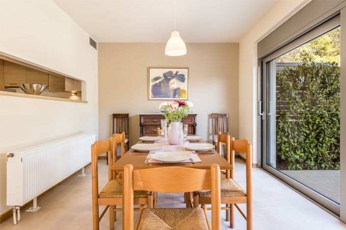 Image No.11-7 Bed Villa for sale