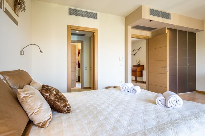 Image No.16-7 Bed Villa for sale