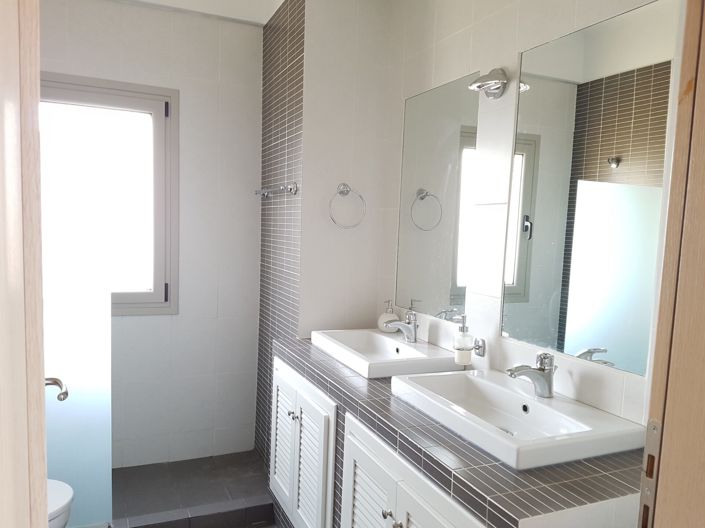 Image No.12-4 Bed Village House for sale