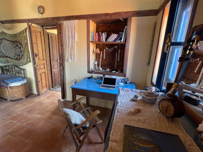 Image No.11-6 Bed Townhouse for sale